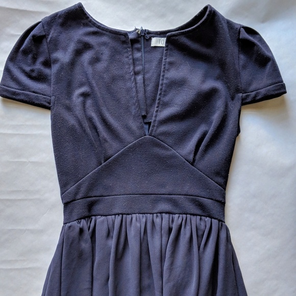 Tobi bodycon + chiffon dress - Picture 2 of 3